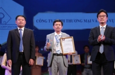 duc luong duoc vinh danh  top 10 thuong hieu dan dau viet nam 2022   top 10 thuong hieu dan dau viet nam 2022  cot moc gan 20 nam danh dau su thanh cong va phat trien ben vung