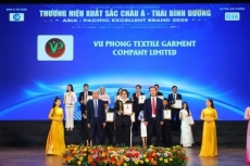 c ng ty tnhh d t may v   phong  h  nh tr  nh t   l  ng ngh   truy  n th  ng      n top 10 th   ng hi u xu  t s  c ch u      th  i b  nh d   ng