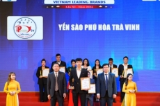 yen sao phu hoa   tra vinh nhan giai thuong  top 10 thuong hieu dan dau viet nam 2024