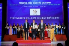 cha ram tom dat thanh dat don nhan huy chuong vang   san pham dich vu chat luong vi nguoi tieu dung 2023