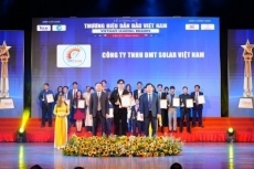 dmt solar  nhan giai thuong  top 10 thuong hieu dan dau viet nam 2024