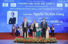 doanh nhan nguyen thi kim giang tgd cong ty tnhh us medical kiem pgd cong ty tnhh us dental  nguoi tao nen  nhung nu cuoi toa nang rang ro viet nam 