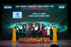 gi   i th    ng huy ch   ng v  ng ph  n m  m qu   n tr   doanh nghi p ti  u bi u qu  c gia    s  kh   ng     nh cho th  nh c ng c a c ng ty tnhh c ng ngh  r ng bi n
