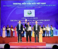 cong ty cptm   dv hoang kim group don nhan giai thuong huy chuong vang san pham dich vu chat luong vi nguoi tieu dung 2023