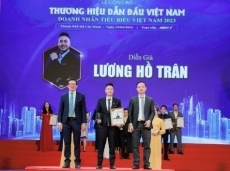 dien gia luong ho tran vinh danh nhan giai thuong chuyen gia marketing xuat sac 2023