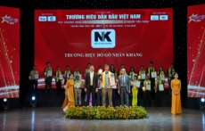        g  nh  n khang  gi   h n vi t trong t ng s   n ph  m tr   ng k  truy  n th ng   