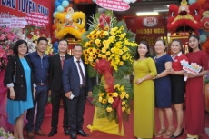 he thong trung tam ngoai ngu phuong nam tu hao nhan danh hieu  top 10 thuong hieu noi tieng viet nam 2023 