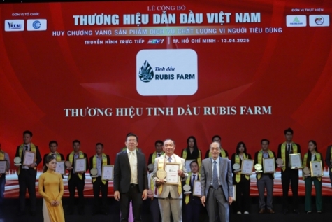 th   ng hi u tinh d  u rubis farm vinh danh nh  n huy ch   ng v ng s   n ph  m d ch v   ch   t l   ng v  ng   i ti  u d  ng   2025